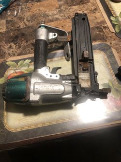 Staple gun