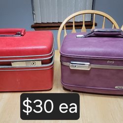 Vintage cosmetic cases $30 each
#suitcase
#traincase
Pick up in Harlingen near Walmart.
Antiques, Telephones & Flags