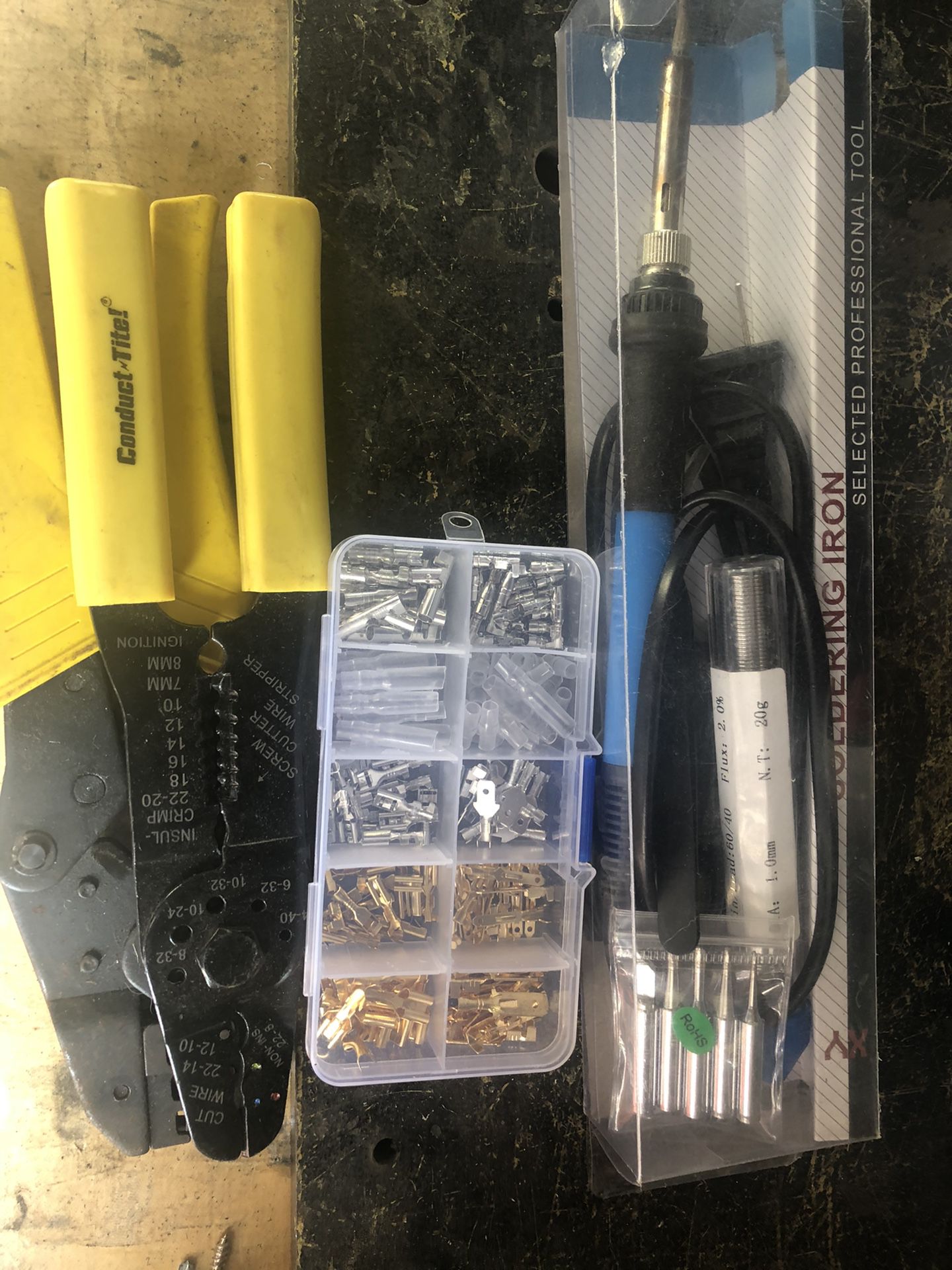 Wire connecting kit
