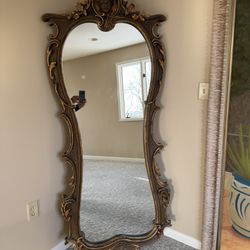 Pretty Mirror
