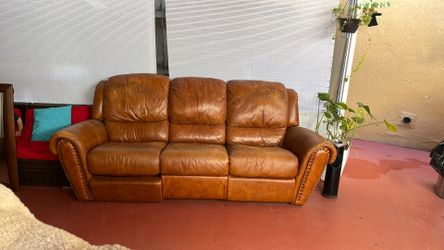 Sofa. Leather. Brown