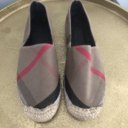 Burberry Talla 7 