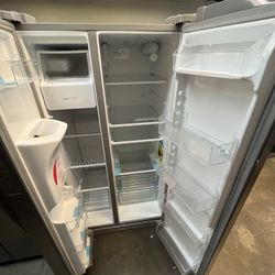 36” FRIGIDAIRE REFRIGERATOR