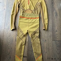 Fabletic Outfit
