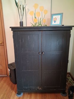 Black Workcenter MAKE AN OFFER‼️