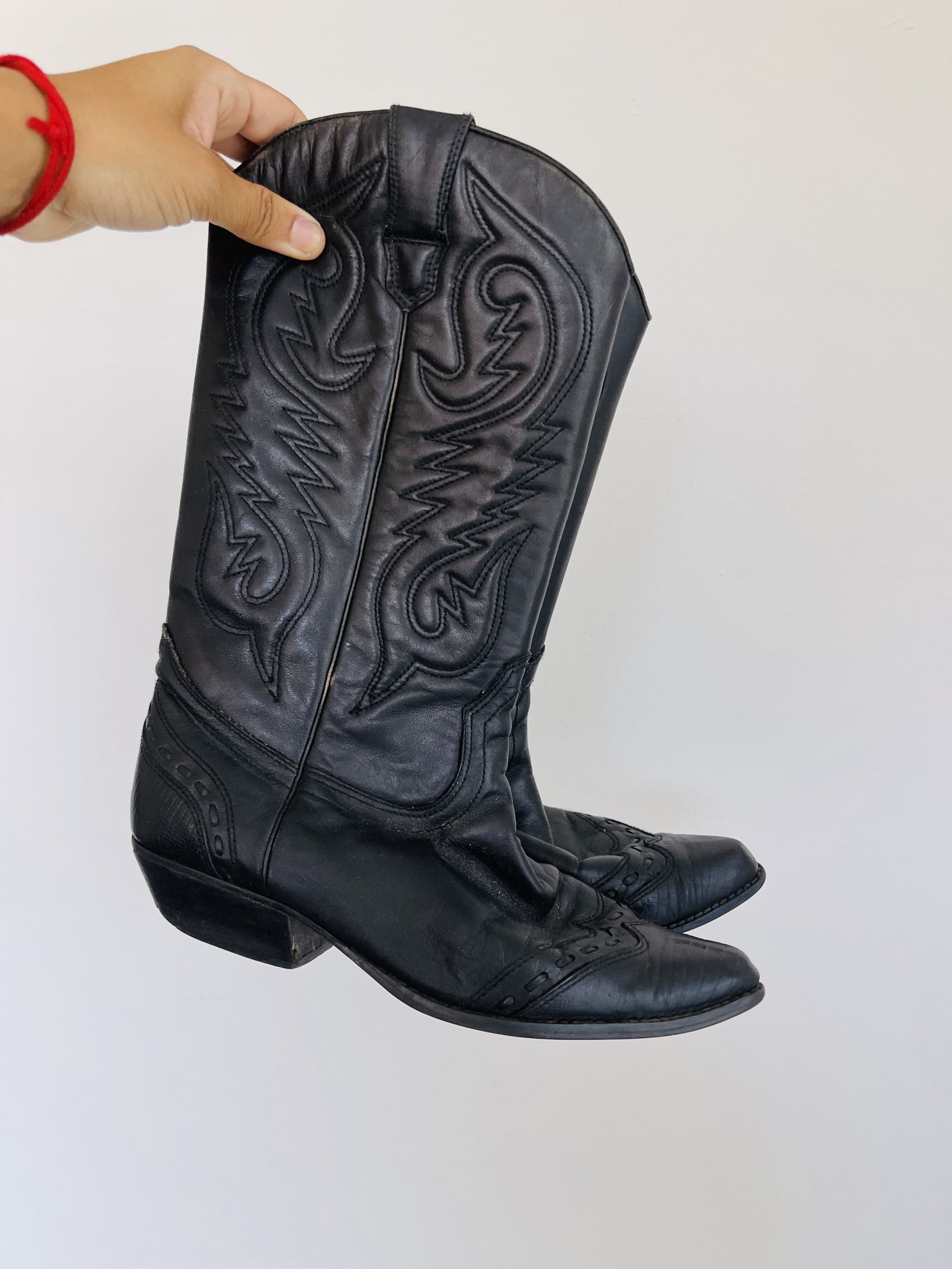 Vintage nine-west cowboy boots. Size 7.5