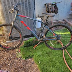 GT MOUNTAIN BIKE