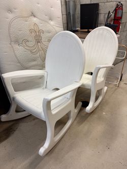 Rocking pastic chair