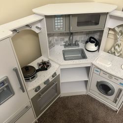 Kids Play Kitchen