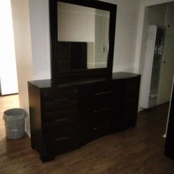 Dresser With Cabinets 