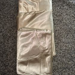 120 Inch Round Tablecloth, Champagne Satin