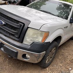 2014 Ford F150 5.0 4x4 SELLING PARTS ONLY 