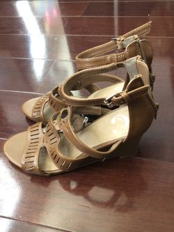 NWT Women’s Size 8 Wedge Sandals Spring Summer Shoes Heels 