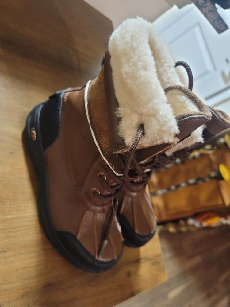 UGG CHILD BOOT