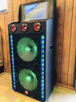 FINANCIAMIENTO Dos bocinas 15”” y pantalla wifi // wifi speaker with 15” woofers