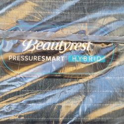 New QUEEN SIZE BEAUTYREST hybrid mattress