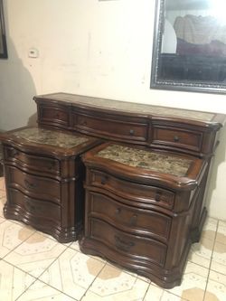 Dresser set great condition clean