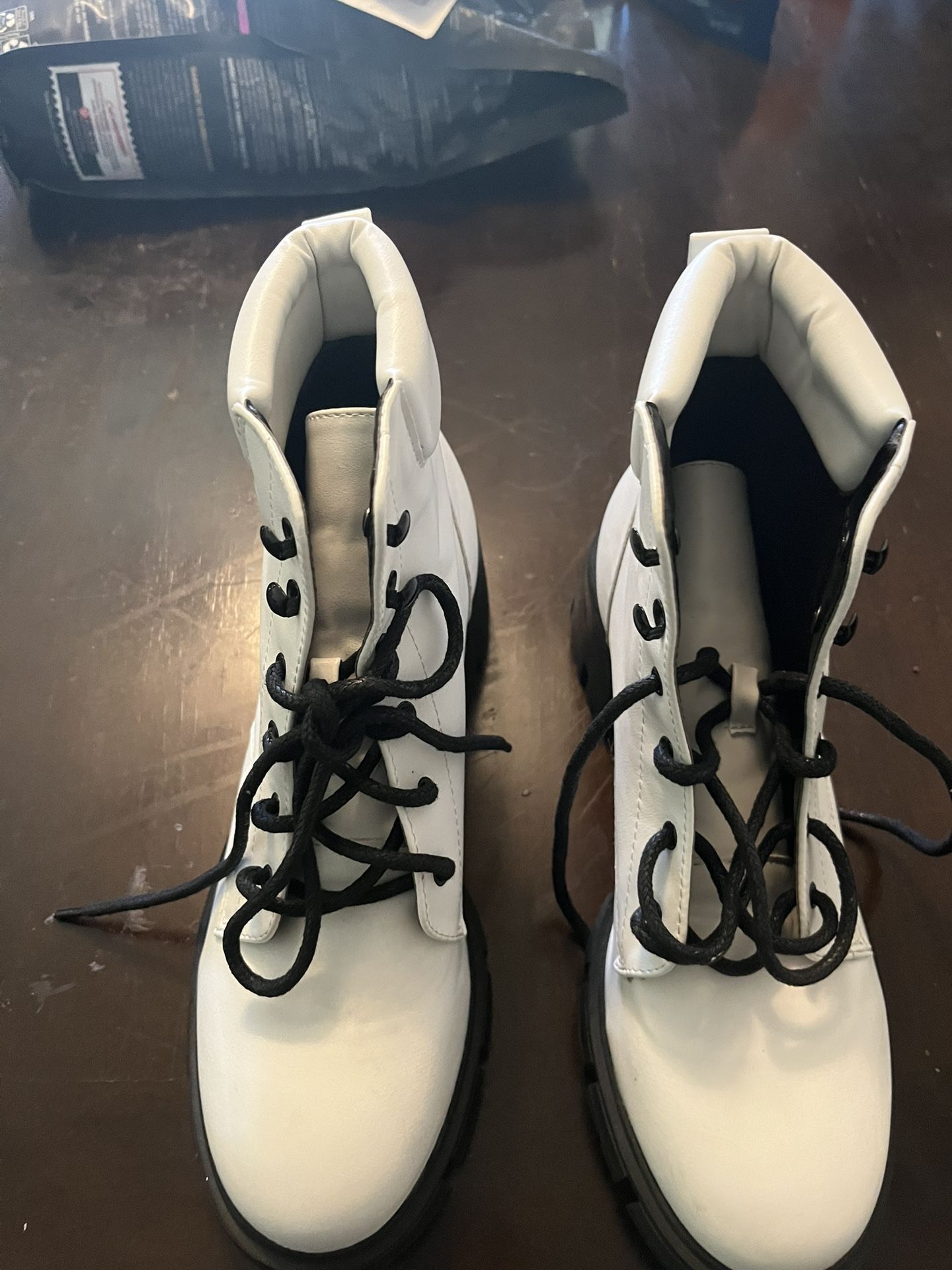Boots size 6.5