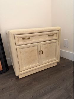 Cabinet/Nightstand