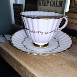 Royal Stafford Tea Cup Set, In Perfect Condition, PICK UP IN EAST ORLANDO!!👁️👁️👁️