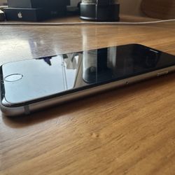 🔧 iPhone 6 S - Locked, For Parts or Repair – Good Condition