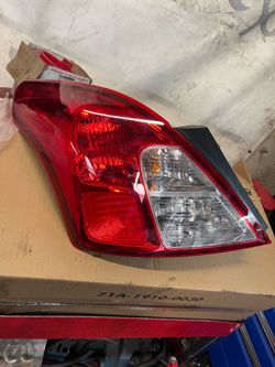2012-19 Nissan Versa Tail Lights