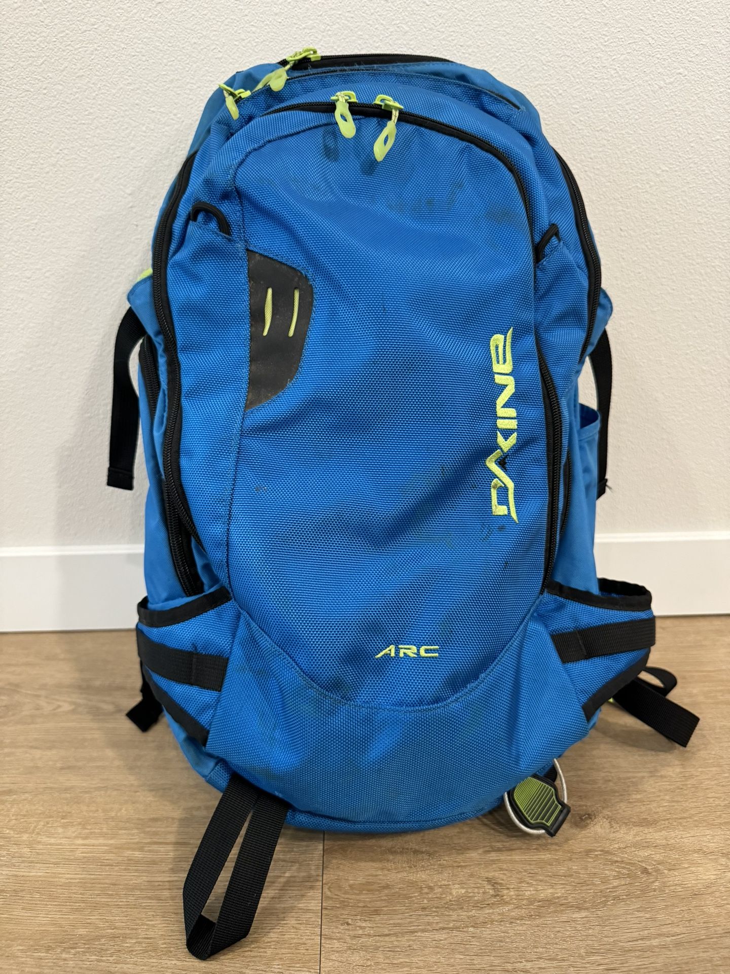 Dakine 24L Heli Pro Ski/Snowboard/Hiking Backpack