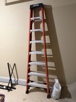 Werner 8 ft Fiberglass Step Ladder 300 lb Type IA NXT1A08