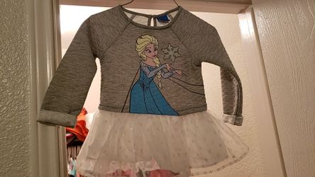 Disney Elsa sweater size 3T & blue jean leggings