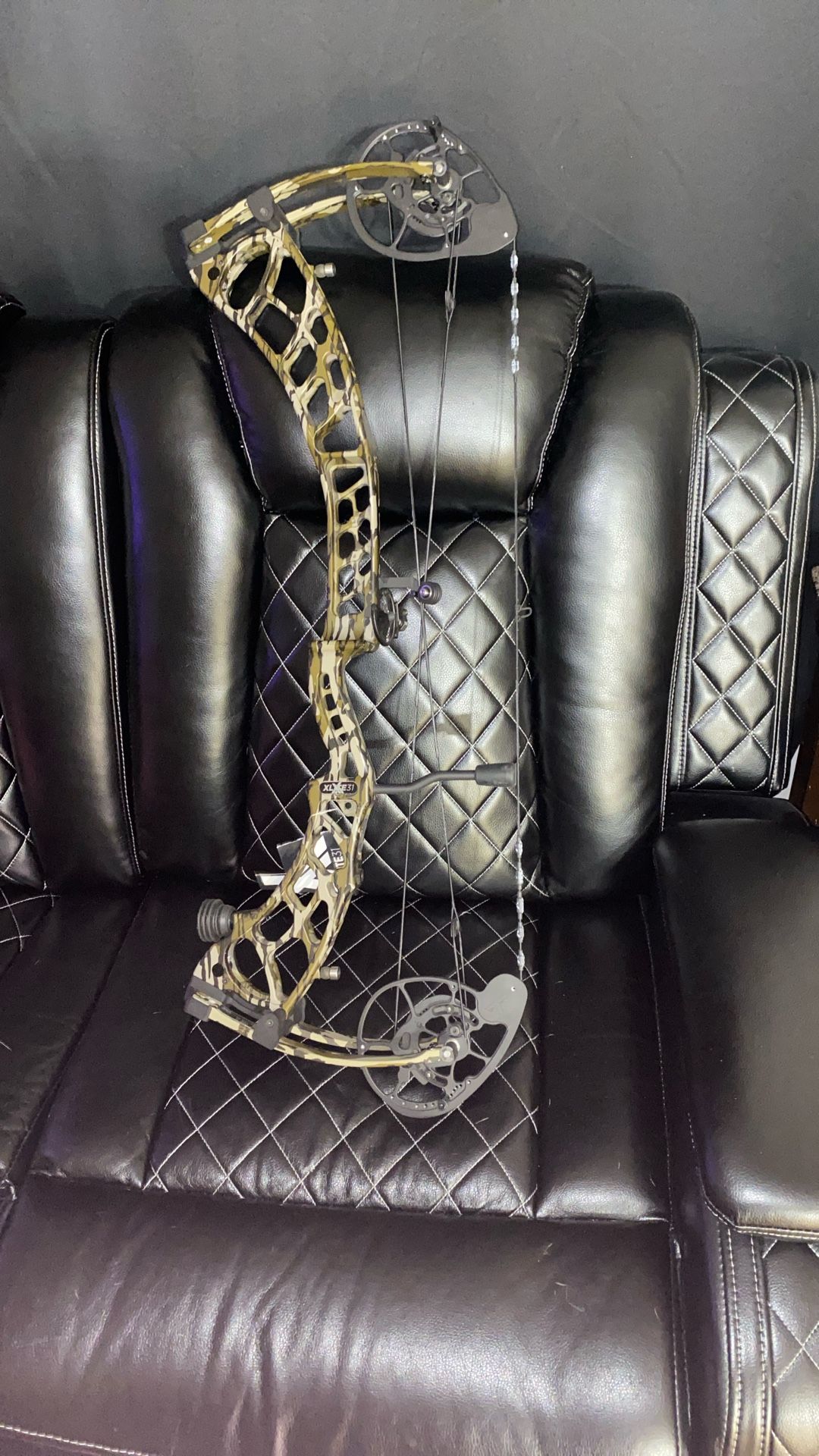 Brand New Xlite 31 Bow With Box And Paperwork.