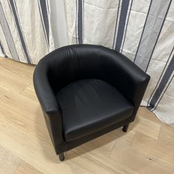 faux leather armchairs comfy barrel chairs