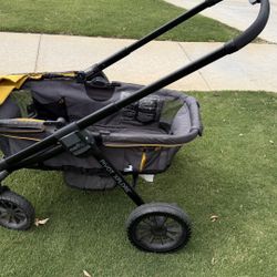 Evenflo Pivot Explore 