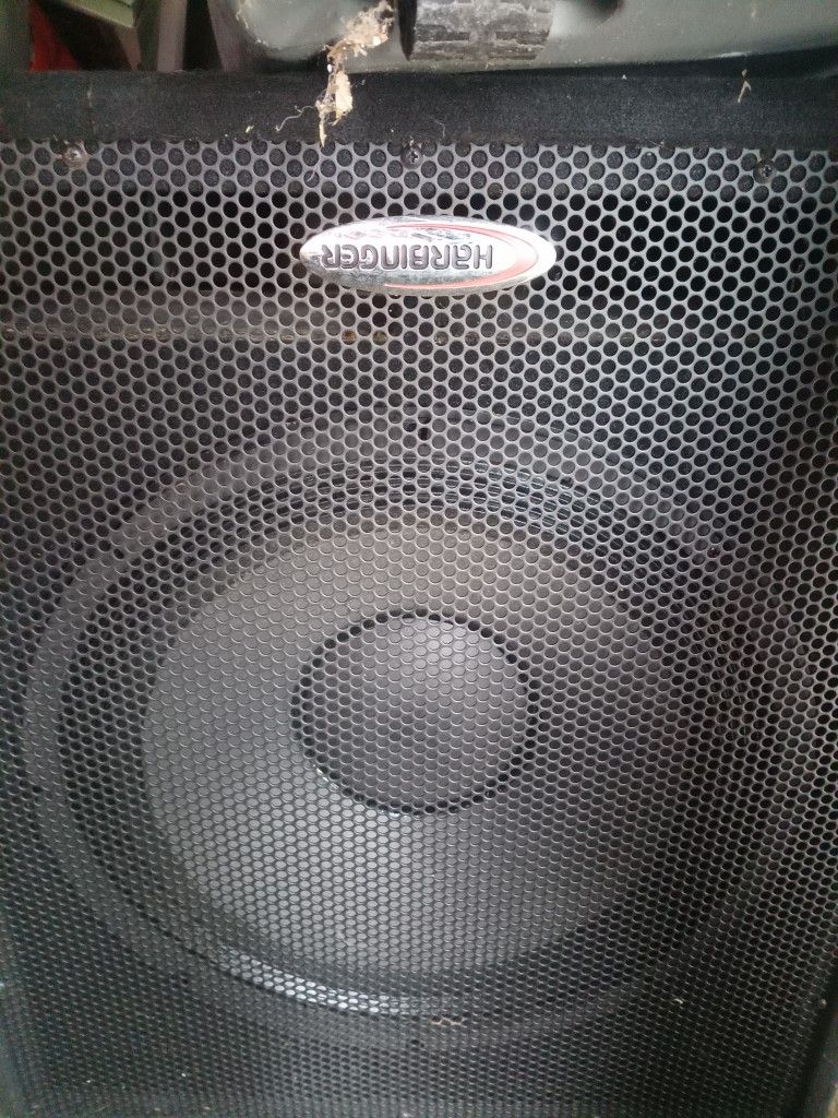 Speaker 18" And Mixer Yamaha