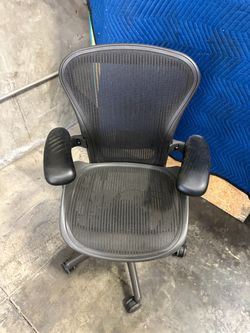Aeron chair desk