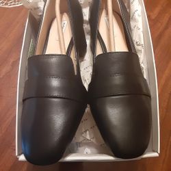 New Ladies Shoes 7.5 Fits Like 7 Leather 