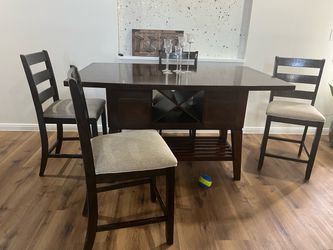 Dining table set