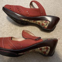 Jambu Sandals Burgundy Suede Size 9.5