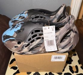 Yeezy Foam RNR “MX Cinder”