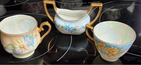 Vintage and antique sugar and cups