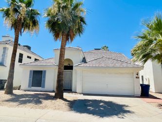Premium Two-story House in Chandler– Female Roommates Wanted at $688/Month!