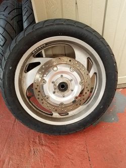Motorcycle front wheel and tire. Honda vtx 1800 c . 130/80r18