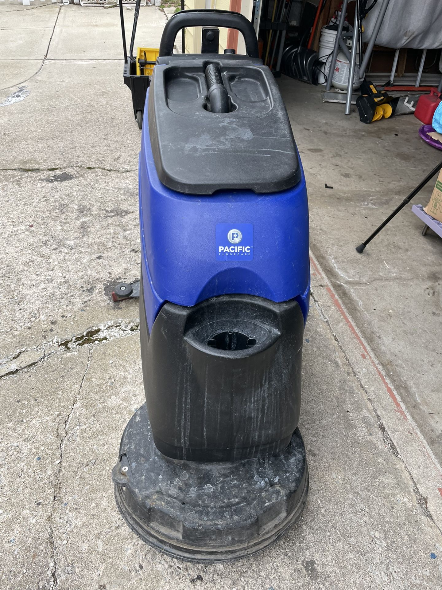 Automatic Floor Scrubber 