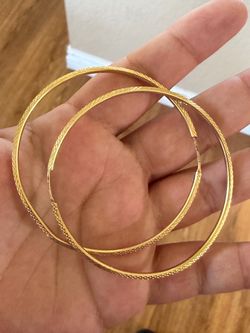 Women's 14k gold hoop earrings