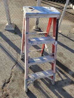 Werner Fiberglass Step Ladder