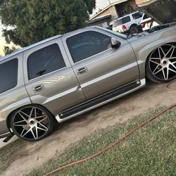 2003 Cadillac Escalade