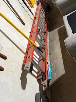 Fiberglass Extension Ladder