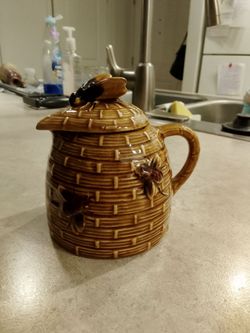 Vintage Mid-Century Brown Ceramic Beehive Honey Pot Syrup Pitcher, 3D Bees, Japan