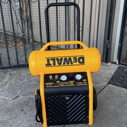DEWALT 4.5 Gal. Portable Electric Air Compressor