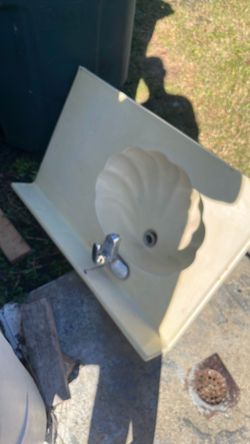 Bathroom sink