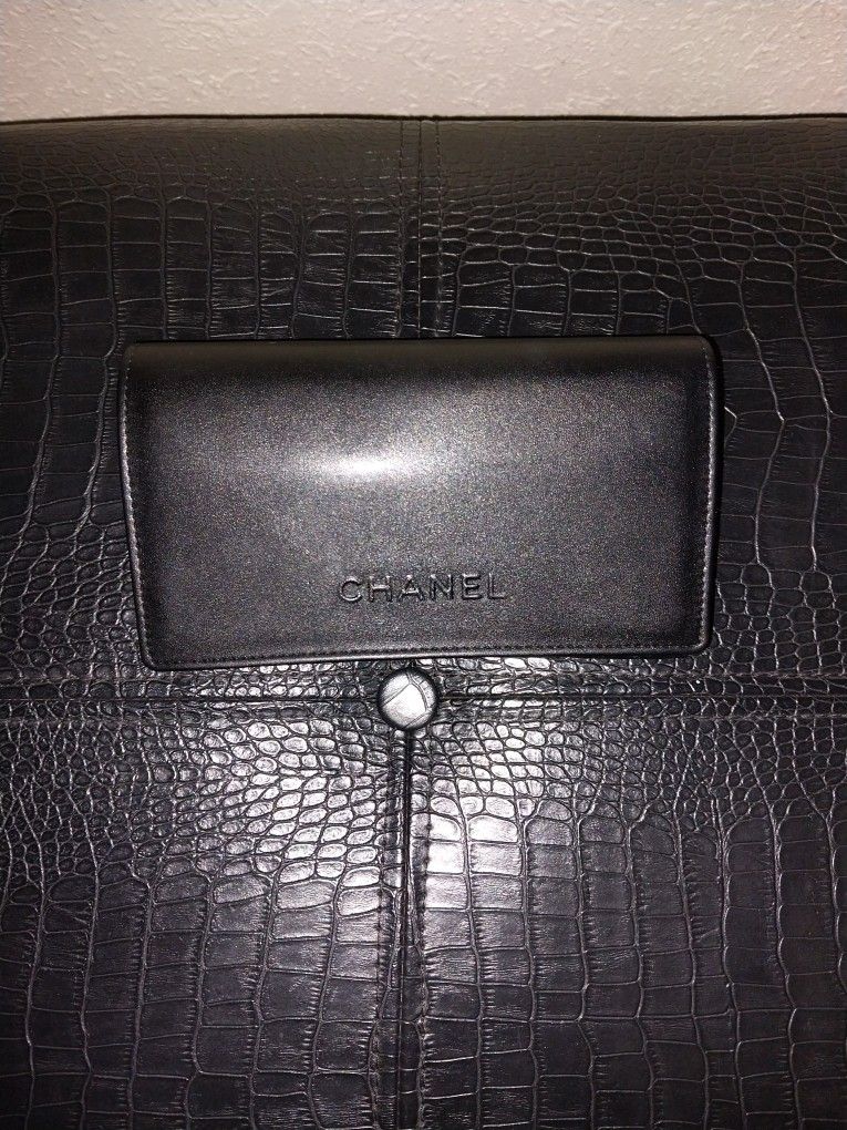 chanel glasses case